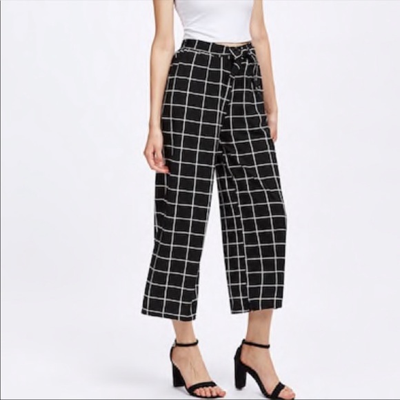 DELIGHTFUL Black & White Checked Capris - Picture 5 of 5